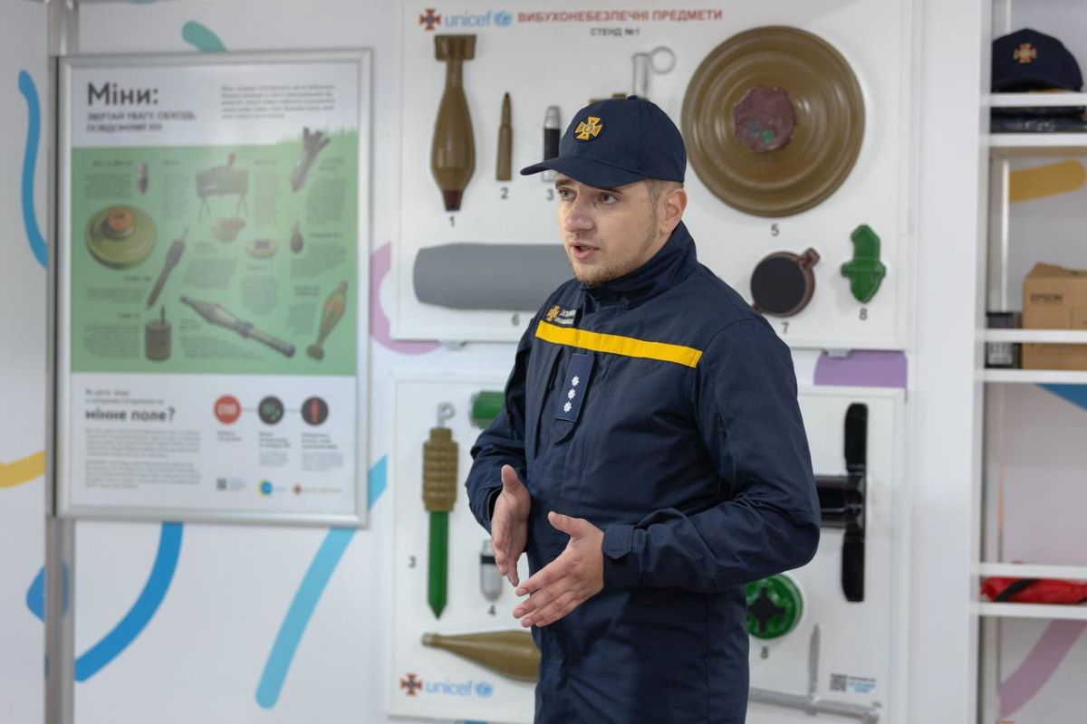 В Украине начали ездить мобильные классы безопасности для детей: как они выглядят и что в них есть